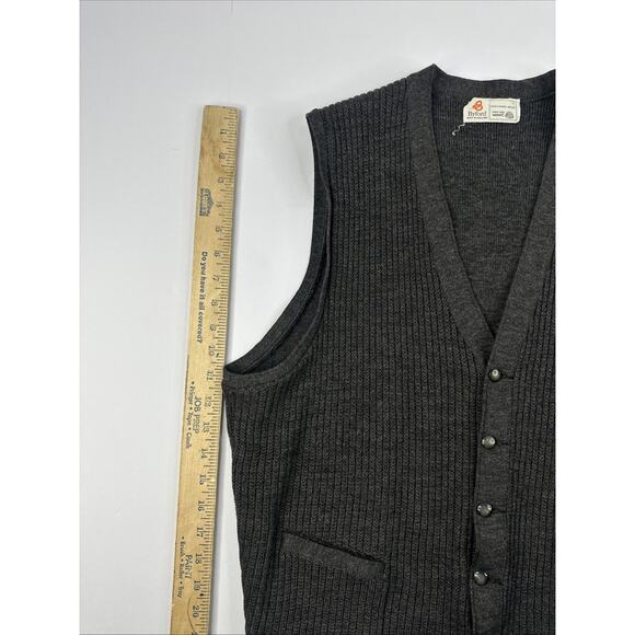 Men's Gray Cardigan Sweater Vest - Picture 5 of 9